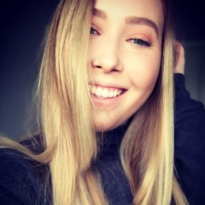 Meet your Posher, Kelli